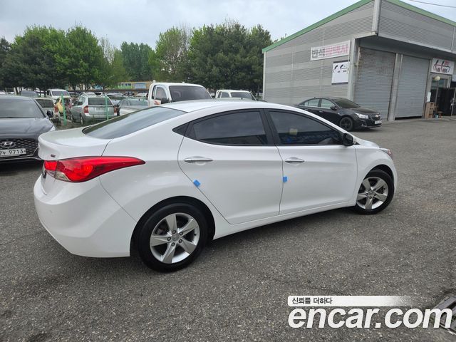 Hyundai AVANTE 2014 — photo 7