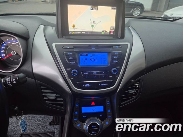 Hyundai AVANTE 2014 — photo 14