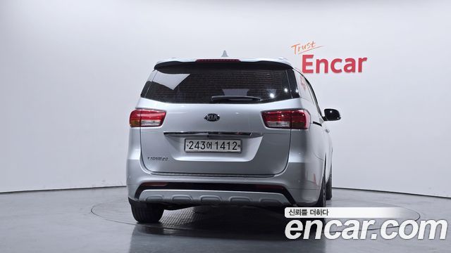 Kia Canival 2016 — photo 4
