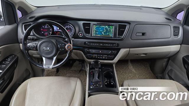 Kia Canival 2016 — photo 7