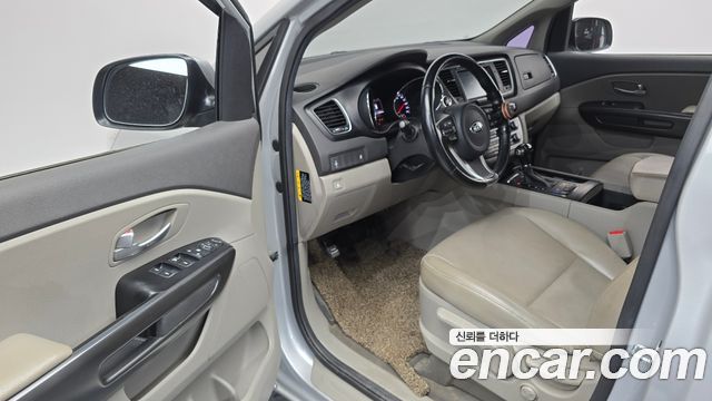 Kia Canival 2016 — photo 10