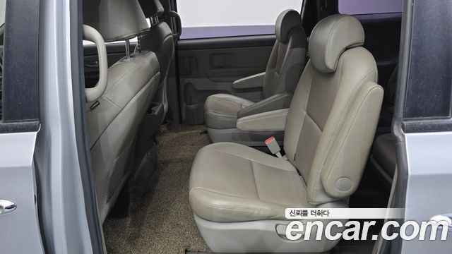 Kia Canival 2016 — photo 11