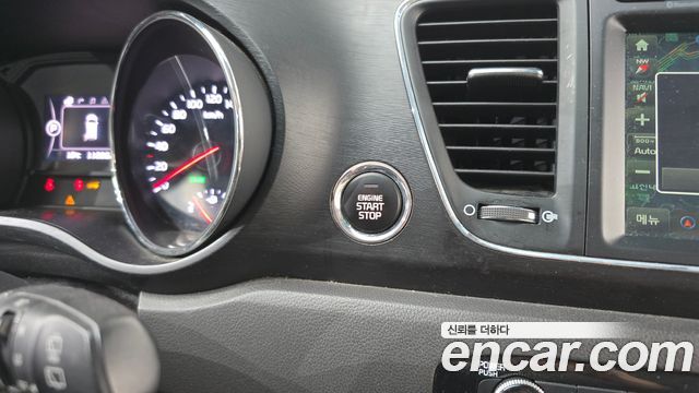 Kia Canival 2016 — photo 17