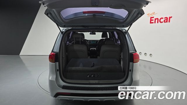 Kia Canival 2016 — photo 20