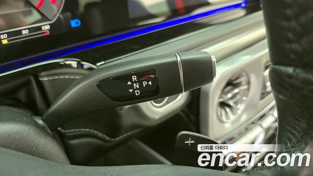 Mercedes-Benz G-Class 2023 — photo 12