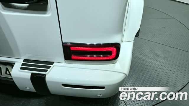 Mercedes-Benz G-Class 2023 — photo 9