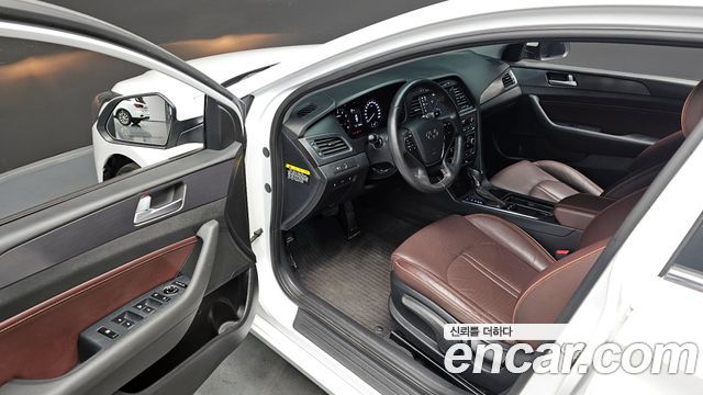 Hyundai Sonata 2017 — photo 18