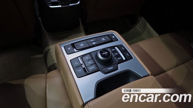 Genesis G80 2017 — photo 18