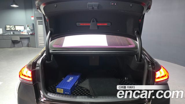 Genesis G80 2017 — photo 20