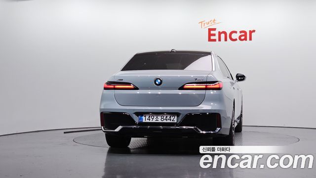 BMW 7-Series 2024 — photo 4