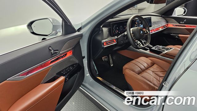 BMW 7-Series 2024 — photo 13