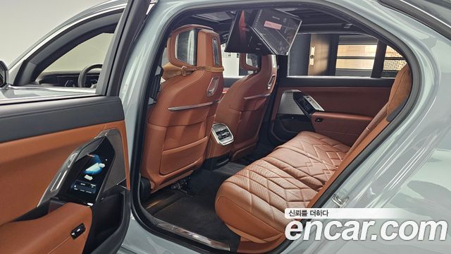 BMW 7-Series 2024 — photo 17