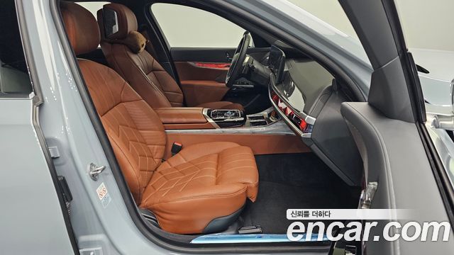 BMW 7-Series 2024 — photo 18