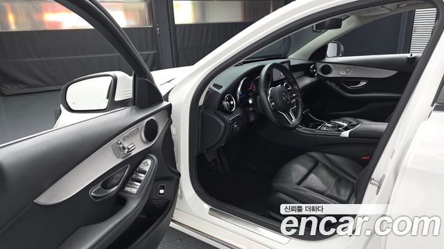 Mercedes-Benz C-Class 2020 — photo 13