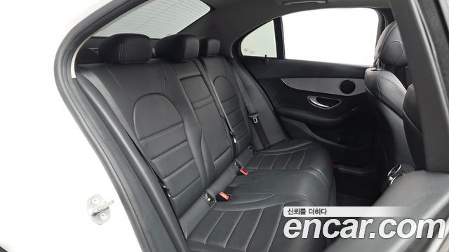 Mercedes-Benz C-Class 2020 — photo 18