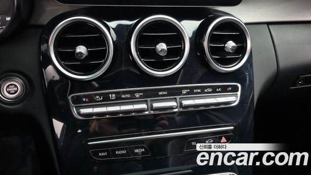 Mercedes-Benz C-Class 2020 — photo 24