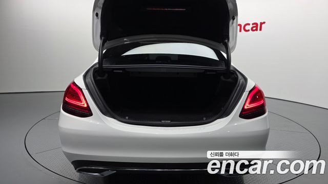 Mercedes-Benz C-Class 2020 — photo 26