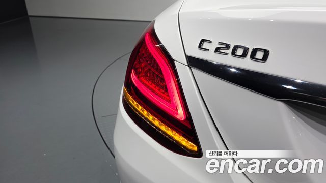 Mercedes-Benz C-Class 2020 — photo 9