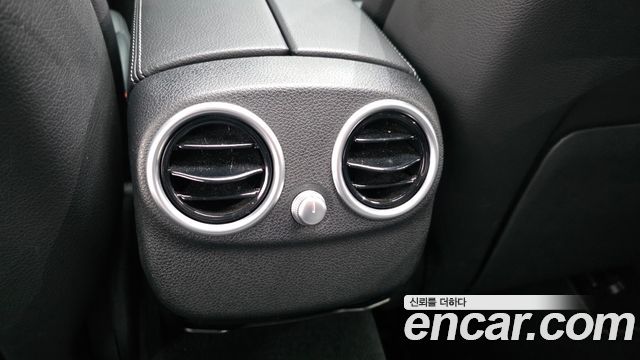 Mercedes-Benz C-Class 2020 — photo 29