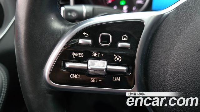 Mercedes-Benz C-Class 2020 — photo 31