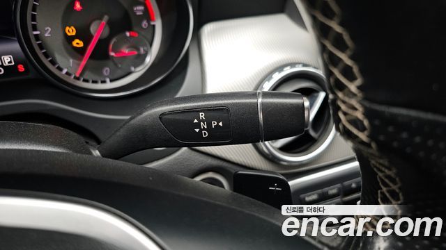 Mercedes-Benz GLA-Class 2015 — photo 9
