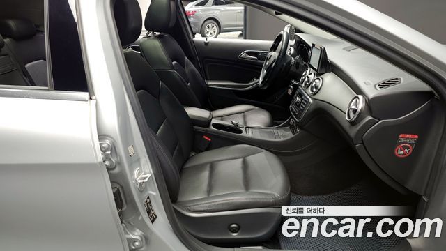 Mercedes-Benz GLA-Class 2015 — photo 10