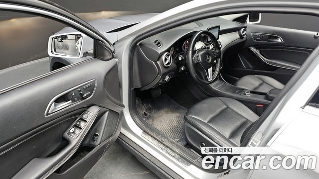 Mercedes-Benz GLA-Class 2015 — photo 12