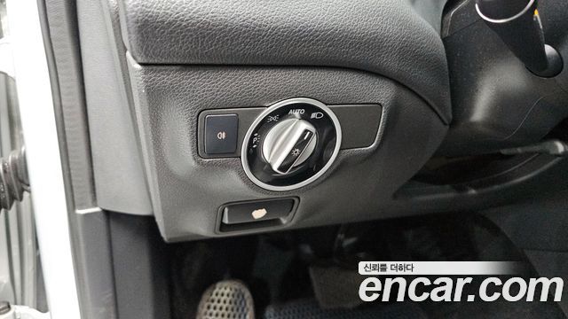 Mercedes-Benz GLA-Class 2015 — photo 17