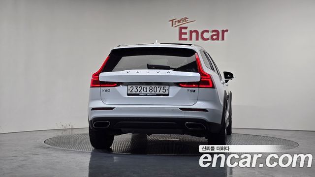 Volvo V60 2020 — photo 4