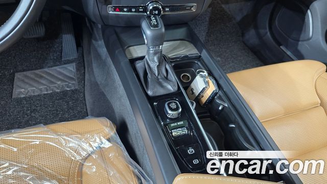 Volvo V60 2020 — photo 9