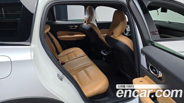 Volvo V60 2020 — photo 11