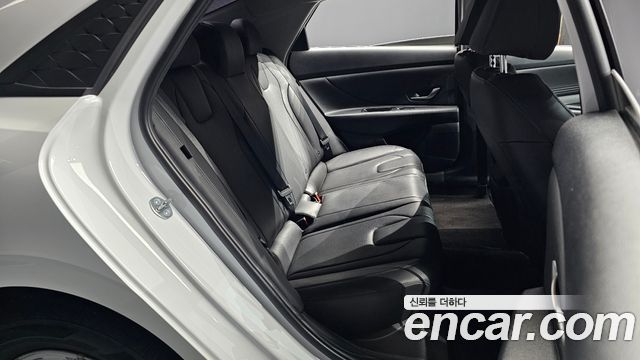 Hyundai AVANTE 2024 — photo 18