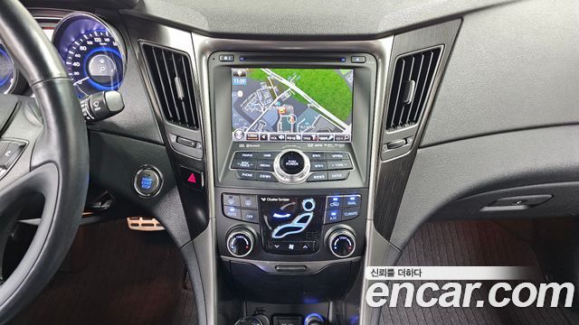 Hyundai Sonata 2012 — photo 15