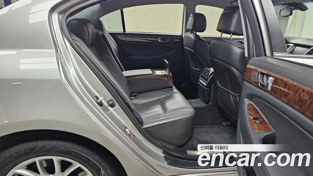 Hyundai Genesis 2009 — photo 12