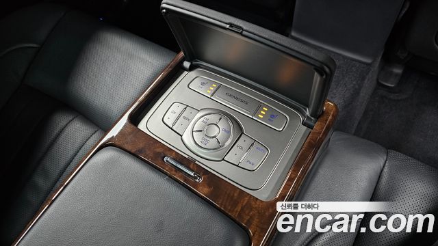 Hyundai Genesis 2009 — photo 19
