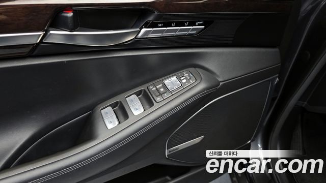 Genesis EQ900 2017 — photo 11
