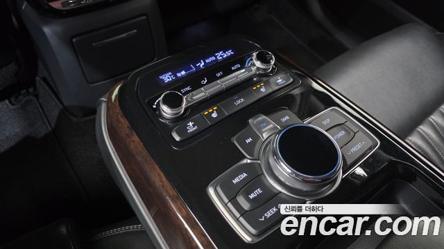Genesis EQ900 2017 — photo 18