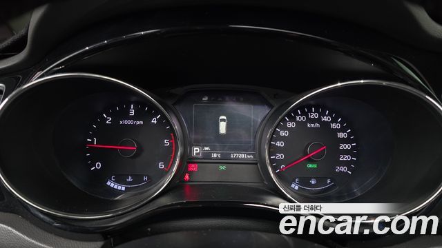 Kia Canival 2016 — photo 8