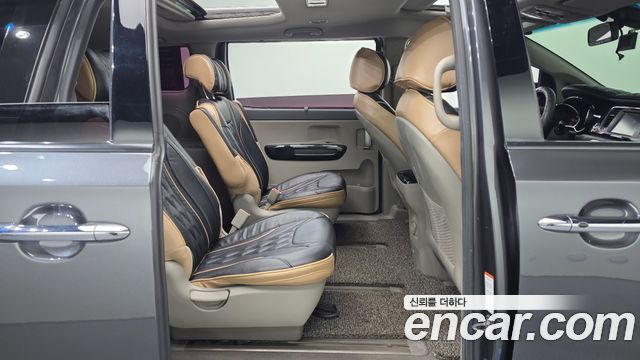 Kia Canival 2016 — photo 11