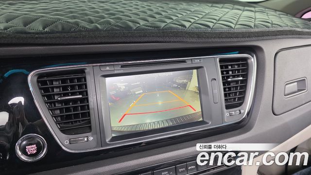Kia Canival 2016 — photo 17