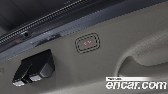 Kia Canival 2016 — photo 20
