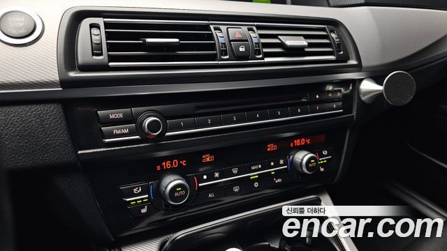 BMW 5-Series 2012 — photo 23