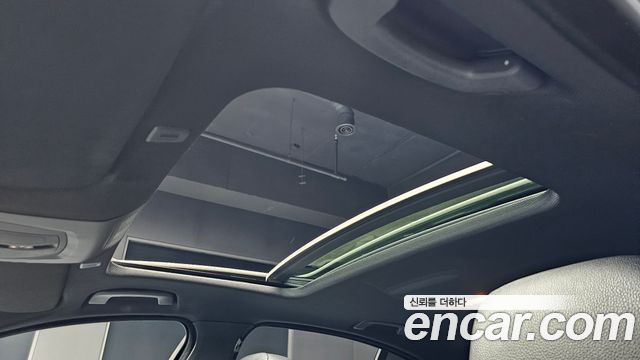 BMW 5-Series 2012 — photo 27