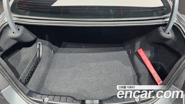 BMW 5-Series 2012 — photo 30