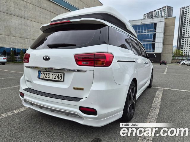Kia Canival 2019 — photo 4