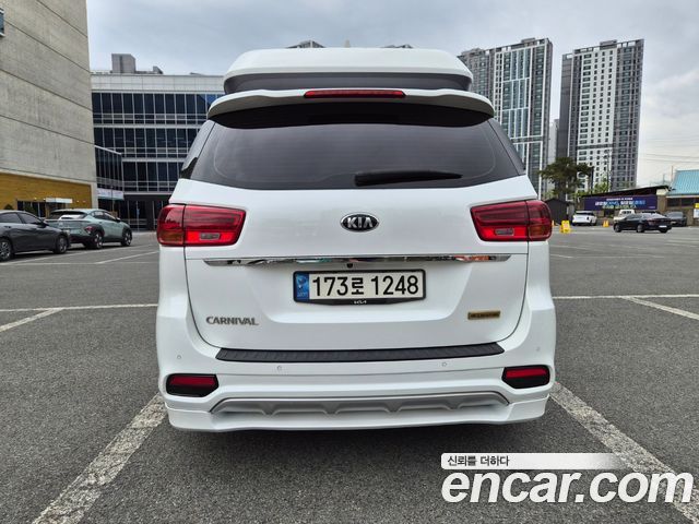 Kia Canival 2019 — photo 5