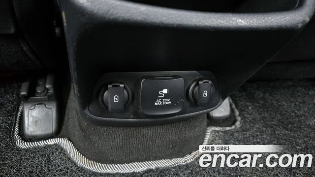 Hyundai Santafe 2019 — photo 23