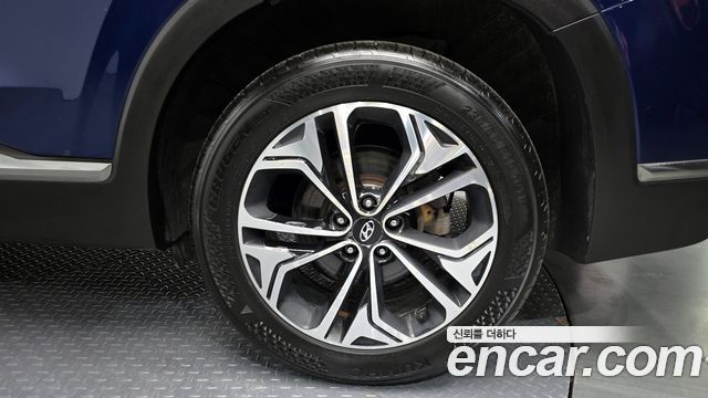 Hyundai Santafe 2019 — photo 29