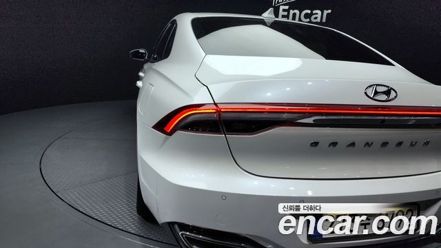 Hyundai Grandeur 2022 — photo 9