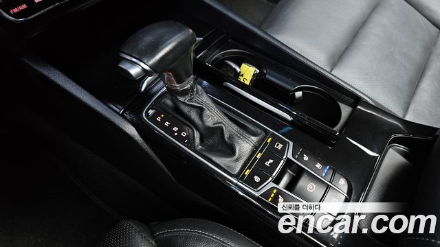 Kia K7 2016 — photo 12